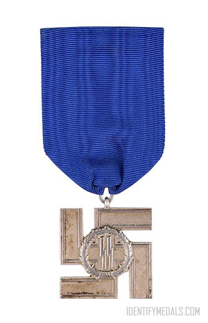Nazi Germany Medals and Awards: The SS Long Service Award (12 Years of Service)