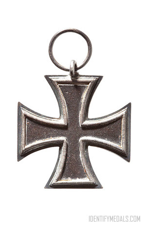 Iron Cross 1813 II. Class – Black/White Ribbon – German Origin – Reproduction