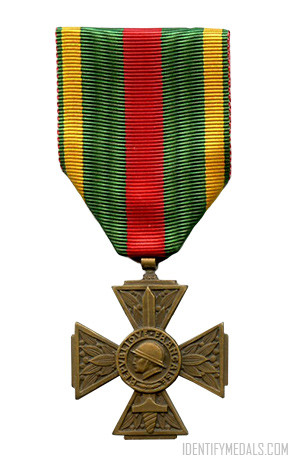 The Volunteer Combatant's Cross 1914-1918 - French Medals, Badges & Awards WW1