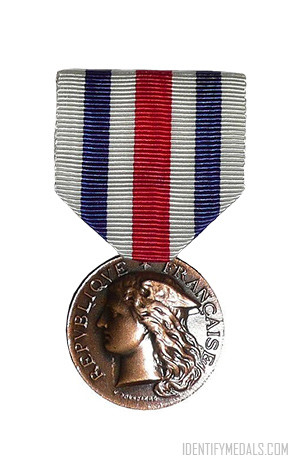The Military Health Service Honor Medal - French Medals, Badges & Awards Post-WW2