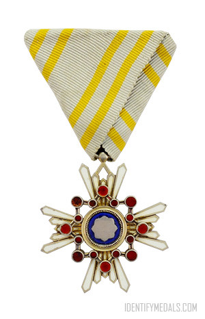 vintage japanese order of the sacred treasure silver and enamel medal