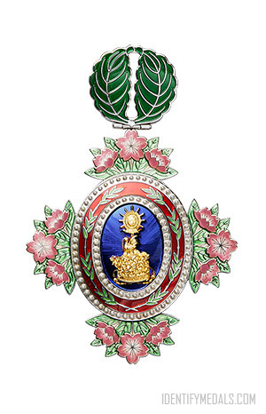 Japanese Medals: The Order of the Precious Crown