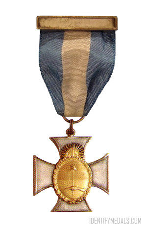 Military Medals Argentina - The Cross to the Heroic Valour in Combat