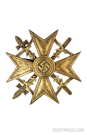 German Medals WW2: Spanish Cross in Gold with Swords