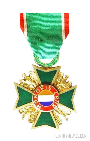 The South African Honoris Crux Medal - South African Medals